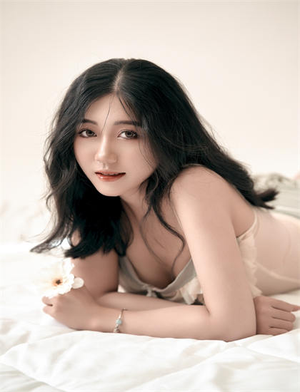 爱情片《香港地》人物世界：主角的成长历程与心路变化 展现表演艺术的魅力